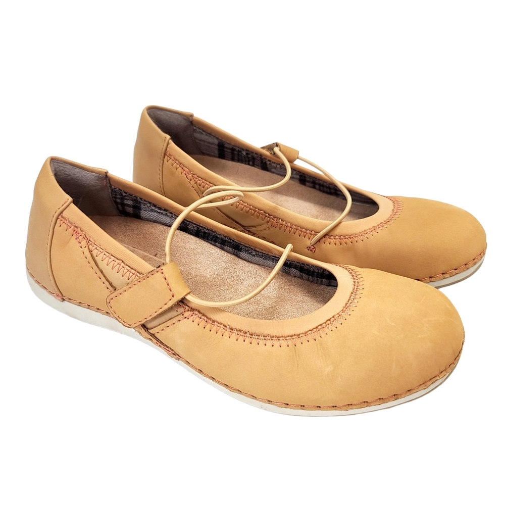 Earth Origins Women's Tan Mary Jane Flats